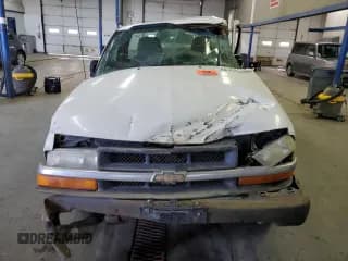 ✅ 2003 Chevrolet S-10 Work Truck • VIN: 1GCCS14XX38237623 • Лот: 48796675. Опубликован ранее на Copart с пробегом Не указан. Бесплатный доступ к архиву аукционных продаж из США и подробный отчёт об истории автомобиля на DreamBid. Изображение 5.