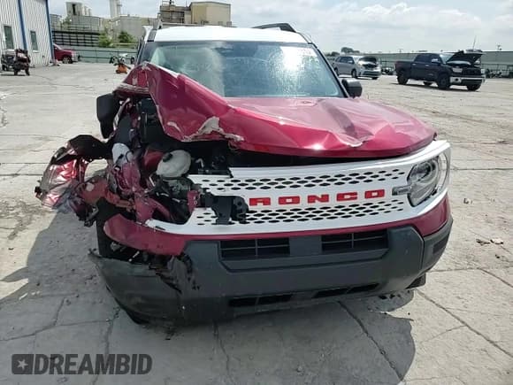 ✅ 2025 Ford Bronco Sport Heritage • VIN: 3FMCR9GN1SRE84381 • Lot: 71101815. Wystawiony na Copart z przebiegiem 1 442 mil. Bezpłatny archiwum sprzedaży aukcyjnych z USA i szczegółowy raport historii pojazdu na DreamBid. Zdjęcie 15.