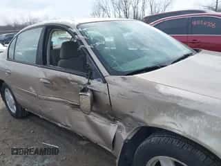 ✅ 2000 Chevrolet Malibu LS • VIN: 1G1NE52JXY6160219 • Lot: 41806027. Wystawiony na IAAI z przebiegiem 139 790 mil mil. Skorzystaj z bezpłatnego archiwum sprzedaży aukcyjnych z USA i zobacz szczegółowy raport historii pojazdu na DreamBid. Zdjęcie 6.