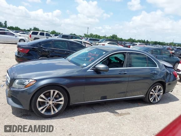 ✅ 2016 Mercedes-Benz C 300 • VIN: 55SWF4JB6GU143044 • Lot: 42502038. Wystawiony na IAAI z przebiegiem 140 238 mil. Bezpłatny archiwum sprzedaży aukcyjnych z USA i szczegółowy raport historii pojazdu na DreamBid. Zdjęcie 14.