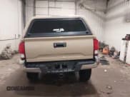 ✅ 2017 Toyota Tacoma SR5 • VIN: 5TFCZ5AN8HX080001 • Лот: 41669744. Опубликован ранее на IAAI с пробегом 111 704 миль. Бесплатный доступ к архиву аукционных продаж из США и подробный отчёт об истории автомобиля на DreamBid. Изображение 17.