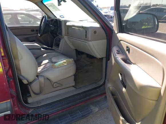 ✅ 2004 Chevrolet Tahoe LT • VIN: 1GNEC13ZX4R166600 • Лот: 41728301. Опубликован ранее на IAAI с пробегом 245 044 миль. Бесплатный доступ к архиву аукционных продаж из США и подробный отчёт об истории автомобиля на DreamBid. Изображение 5.