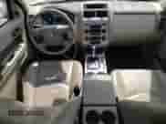 2010 Mercury Mariner Premier с VIN 4M2CN9H72AKJ24775, выставлен на аукционе Copart как лот 65381985 с пробегом 162 621 миль миль и Списание • Salvage title. История ставок и продаж доступна на DreamBid. Изображение 8.