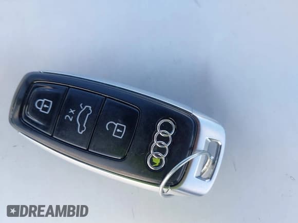 ✅ 2023 Audi e-tron GT Prestige • VIN: WAUEJBFWXP7006123 • Лот: 43752829. Опубликован ранее на IAAI с пробегом 14 351 миль. Бесплатный доступ к архиву аукционных продаж из США и подробный отчёт об истории автомобиля на DreamBid. Изображение 11.