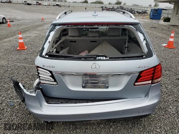 ✅ 2016 Mercedes-Benz E 350 Luxury • VIN: WDDHH8JB9GB183011 • Lot: 84166005. Listed on Copart with 99,233 mi. Free auction sales archive from the USA and detailed vehicle history report at DreamBid. Image 6.