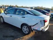 ✅ 2024 Nissan Versa S • VIN: 3N1CN8DV1RL903652 • Lot: 43802489. Wystawiony na IAAI z przebiegiem 25 127 mil. Bezpłatny archiwum sprzedaży aukcyjnych z USA i szczegółowy raport historii pojazdu na DreamBid. Zdjęcie 3.