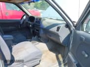 ✅ 2001 Nissan Frontier XE • VIN: 1N6DD26SX1C333734 • Lot: 42376797. Listed on IAAI with 148,577 mi. Free auction sales archive from the USA and detailed vehicle history report at DreamBid. Image 5.