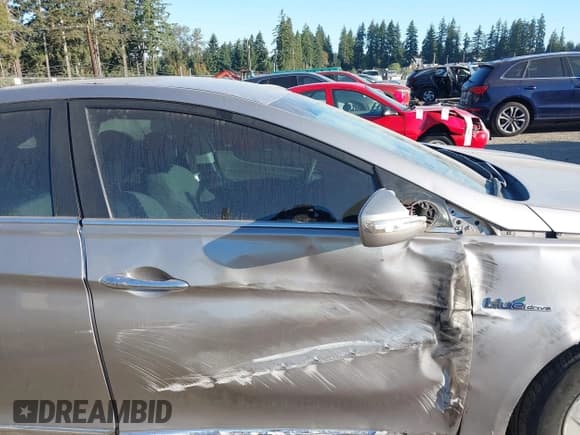 ✅ 2013 Hyundai Sonata Limited • VIN: KMHEC4A47DA051397 • Лот: 43230966. Опубликован ранее на IAAI с пробегом 130 559 миль. Бесплатный доступ к архиву аукционных продаж из США и подробный отчёт об истории автомобиля на DreamBid. Изображение 14.