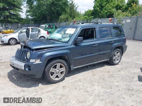 ✅ 2007 Jeep Patriot Limited • VIN: 1J8FT48W37D285614 • Lot: 42616625. Listed on IAAI with 113,502 mi. Free auction sales archive from the USA and detailed vehicle history report at DreamBid. Image 2.
