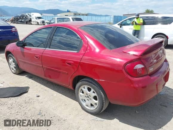 2005 Dodge Neon SXT z VIN 1B3ES56C25D285641, wystawiony jako IAAI lot #42811944 z przebiegiem 160 883 mil mil oraz . Historia ofert i sprzedaży dostępna na DreamBid. Obrazek 3.