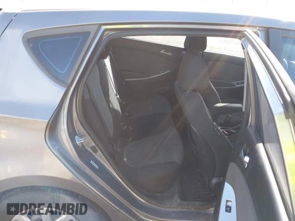 ✅ 2014 Hyundai Accent GS • VIN: KMHCT5AE0EU151671 • Lot: 43552888. Wystawiony na IAAI z przebiegiem 172 186 mil. Bezpłatny archiwum sprzedaży aukcyjnych z USA i szczegółowy raport historii pojazdu na DreamBid. Zdjęcie 8.