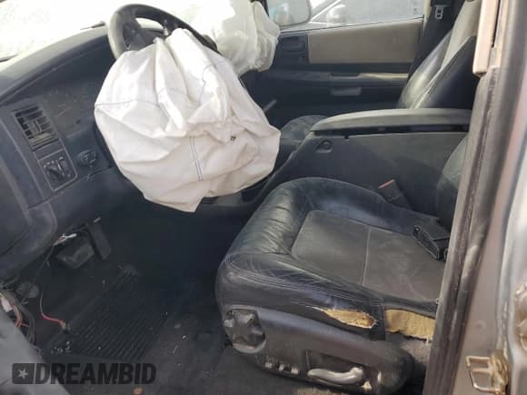 ✅ 2003 Dodge Durango R/T • VIN: 1D8HS78Z83F569819 • Lot: 47615135. Wystawiony na Copart z przebiegiem 159 843 mil. Bezpłatny archiwum sprzedaży aukcyjnych z USA i szczegółowy raport historii pojazdu na DreamBid. Zdjęcie 7.