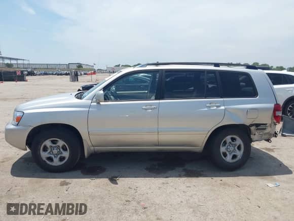 2006 Toyota Highlander с VIN JTEGD21A560141009, выставлен на аукционе IAAI как лот 42484642 с пробегом 172 254 миль миль и . История ставок и продаж доступна на DreamBid. Изображение 15.