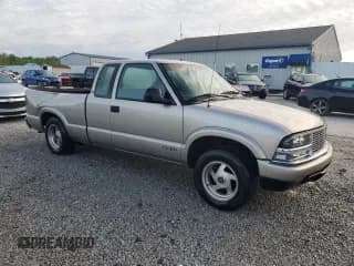 ✅ 1998 Chevrolet S-10 LS • VIN: 1GCCS194XWK261605 • Лот: 54703745. Опубликован ранее на Copart с пробегом 246 406 миль. Бесплатный доступ к архиву аукционных продаж из США и подробный отчёт об истории автомобиля на DreamBid. Изображение 4.