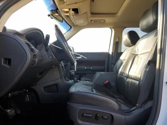 ✅ 2019 Ford Flex Limited • VIN: 2FMHK6D87KBA36006 • Lot: 90137275. Wystawiony na Copart z przebiegiem 157 071 mil. Bezpłatny archiwum sprzedaży aukcyjnych z USA i szczegółowy raport historii pojazdu na DreamBid. Zdjęcie 7.