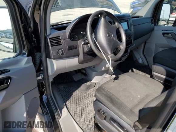 ✅ 2015 Mercedes-Benz Sprinter Passenger • VIN: WDZPE7CC1FP170592 • Лот: 71725184. Опубликован ранее на Copart с пробегом Не указан. Бесплатный доступ к архиву аукционных продаж из США и подробный отчёт об истории автомобиля на DreamBid. Изображение 8.