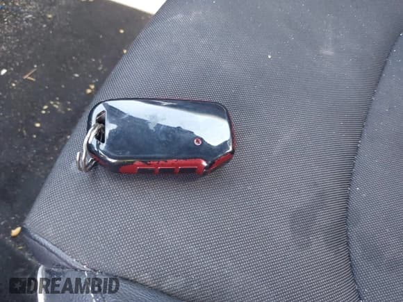 ✅ 2024 Kia Forte GT-Line • VIN: 3KPF54AD4RE690585 • Lot: 43328412. Wystawiony na IAAI z przebiegiem 37 281 mil. Bezpłatny archiwum sprzedaży aukcyjnych z USA i szczegółowy raport historii pojazdu na DreamBid. Zdjęcie 11.