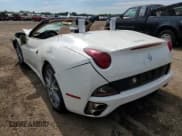 ✅ 2014 Ferrari California • VIN: ZFF65TJA4E0197655 • Lot: 55427062. Wystawiony na Copart z przebiegiem Nie podano. Bezpłatny archiwum sprzedaży aukcyjnych z USA i szczegółowy raport historii pojazdu na DreamBid. Zdjęcie 3.