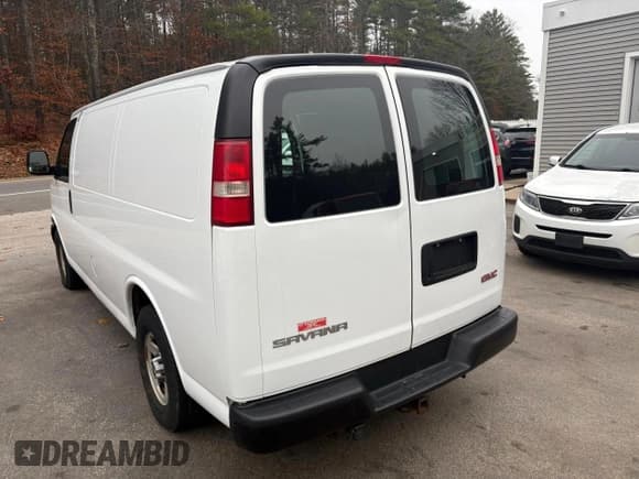 ✅ 2008 GMC Savana Cargo • VIN: 1GTFG15X481130130 • Lot: 92866975. Wystawiony na Copart z przebiegiem 28 287 mil. Bezpłatny archiwum sprzedaży aukcyjnych z USA i szczegółowy raport historii pojazdu na DreamBid. Zdjęcie 3.