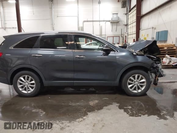 ✅ 2017 Kia Sorento L • VIN: 5XYPG4A31HG247012 • Lot: 43009112. Wystawiony na IAAI z przebiegiem 75 496 mil. Bezpłatny archiwum sprzedaży aukcyjnych z USA i szczegółowy raport historii pojazdu na DreamBid. Zdjęcie 14.