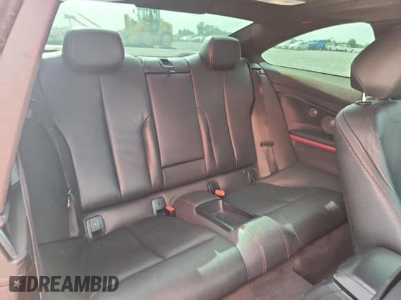 ✅ 2014 BMW 4 Series 435i • VIN: WBA3R1C53EK192619 • Lot: 58564835. Wystawiony na Copart z przebiegiem 143 439 mil. Bezpłatny archiwum sprzedaży aukcyjnych z USA i szczegółowy raport historii pojazdu na DreamBid. Zdjęcie 10.