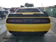 ✅ 2017 Dodge Challenger T/A 392 • VIN: 2C3CDZFJ4HH637913 • Lot: 56367985. Wystawiony na Copart z przebiegiem 42 623 mil. Bezpłatny archiwum sprzedaży aukcyjnych z USA i szczegółowy raport historii pojazdu na DreamBid. Zdjęcie 6.