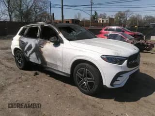 ✅ 2024 Mercedes-Benz GLC 300 • VIN: W1NKM4HBXRF158696 • Lot: 42111136. Wystawiony na IAAI z przebiegiem Nie podano. Bezpłatny archiwum sprzedaży aukcyjnych z USA i szczegółowy raport historii pojazdu na DreamBid. Zdjęcie 1.