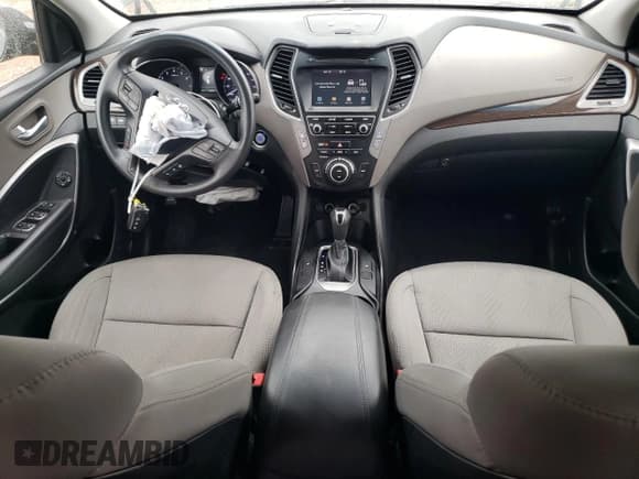 ✅ 2018 Hyundai Santa Fe 2.4L • VIN: 5NMZU3LBXJH088468 • Лот: 82470025. Опубликован ранее на Copart с пробегом 120 200 миль. Бесплатный доступ к архиву аукционных продаж из США и подробный отчёт об истории автомобиля на DreamBid. Изображение 8.