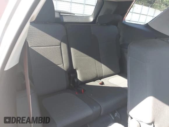 ✅ 2020 Chevrolet Traverse LS • VIN: 1GNERFKW7LJ125986 • Lot: 43445640. Wystawiony na IAAI z przebiegiem 93 583 mil. Bezpłatny archiwum sprzedaży aukcyjnych z USA i szczegółowy raport historii pojazdu na DreamBid. Zdjęcie 19.