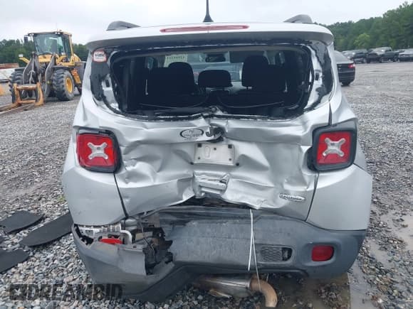 ✅ 2019 Jeep Renegade Latitude • VIN: ZACNJABB8KPK80770 • Лот: 42909311. Опубликован ранее на IAAI с пробегом 171 488 миль. Бесплатный доступ к архиву аукционных продаж из США и подробный отчёт об истории автомобиля на DreamBid. Изображение 16.