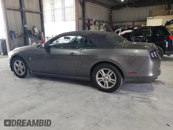 ✅ 2013 Ford Mustang V6 • VIN: 1ZVBP8EM3D5276435 • Лот: 67774385. Опубликован ранее на Copart с пробегом 184 176 миль. Бесплатный доступ к архиву аукционных продаж из США и подробный отчёт об истории автомобиля на DreamBid. Изображение 2.