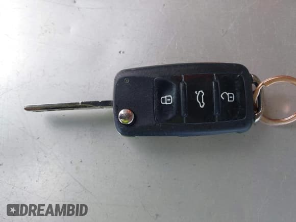 ✅ 2014 Volkswagen Passat SE • VIN: 1VWBS7A31EC085244 • Lot: 42550450. Wystawiony na IAAI z przebiegiem 127 718 mil. Bezpłatny archiwum sprzedaży aukcyjnych z USA i szczegółowy raport historii pojazdu na DreamBid. Zdjęcie 11.