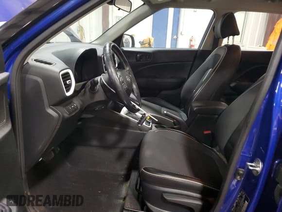 ✅ 2022 Hyundai Venue Limited • VIN: KMHRC8A37NU208040 • Lot: 92019245. Wystawiony na Copart z przebiegiem 29 814 mil. Bezpłatny archiwum sprzedaży aukcyjnych z USA i szczegółowy raport historii pojazdu na DreamBid. Zdjęcie 7.