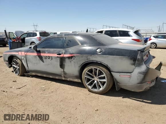 2016 Dodge Challenger R/T Scat Pack z VIN 2C3CDZFJ6GH288879, wystawiony jako Copart lot #68694125 z przebiegiem 32 967 mil mil oraz Szkoda całkowita • Salvage title. Historia ofert i sprzedaży dostępna na DreamBid. Obrazek 2.