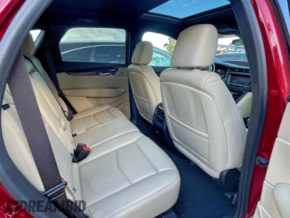 ✅ 2019 Cadillac XT5 Premium Luxury AWD • VIN: 1GYKNFRS2KZ251595 • Lot: 97038665. Wystawiony na Copart z przebiegiem 23 925 mil. Bezpłatny archiwum sprzedaży aukcyjnych z USA i szczegółowy raport historii pojazdu na DreamBid. Zdjęcie 6.