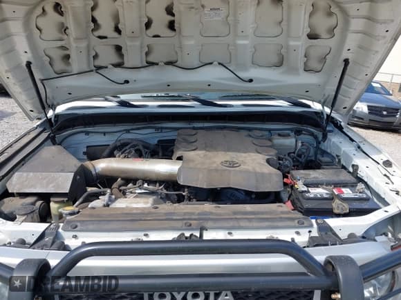 ✅ 2013 Toyota FJ Cruiser • VIN: JTEBU4BF0DK170158 • Lot: 41835356. Wystawiony na IAAI z przebiegiem 128 087 mil. Bezpłatny archiwum sprzedaży aukcyjnych z USA i szczegółowy raport historii pojazdu na DreamBid. Zdjęcie 10.