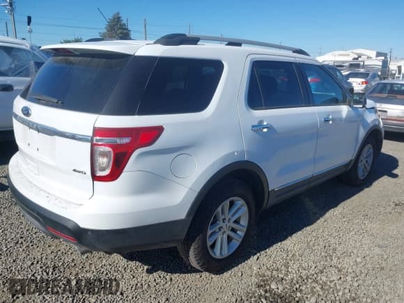 ✅ 2013 Ford Explorer XLT • VIN: 1FM5K8D81DGC46062 • Lot: 43333580. Wystawiony na IAAI z przebiegiem 132 401 mil. Bezpłatny archiwum sprzedaży aukcyjnych z USA i szczegółowy raport historii pojazdu na DreamBid. Zdjęcie 4.