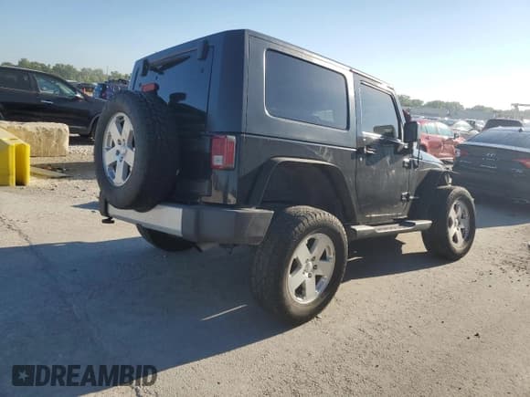 ✅ 2010 Jeep Wrangler Sahara • VIN: 1J4AA5D1XAL227305 • Лот: 70165554. Опубликован ранее на Copart с пробегом Не указан. Бесплатный доступ к архиву аукционных продаж из США и подробный отчёт об истории автомобиля на DreamBid. Изображение 3.