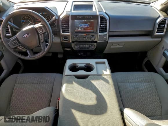 ✅ 2015 Ford F-150 XLT • VIN: 1FTEW1CP8FKE14725 • Lot: 94796205. Wystawiony na Copart z przebiegiem 136 230 mil. Bezpłatny archiwum sprzedaży aukcyjnych z USA i szczegółowy raport historii pojazdu na DreamBid. Zdjęcie 8.