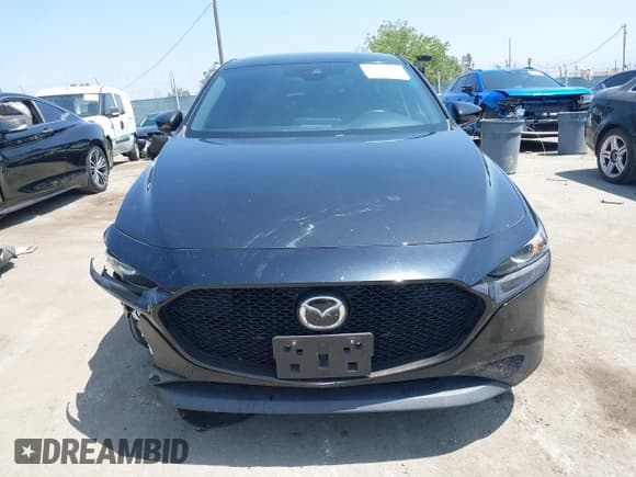 ✅ 2019 Mazda 3 Preferred • VIN: JM1BPAMM1K1139400 • Lot: 42332209. Wystawiony na IAAI z przebiegiem 55 935 mil. Bezpłatny archiwum sprzedaży aukcyjnych z USA i szczegółowy raport historii pojazdu na DreamBid. Zdjęcie 12.