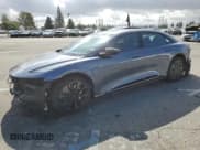 ✅ 2025 Lucid Air Pure • VIN: 50EA1PGA3SA006389 • Lot: 43736215. Wystawiony na Copart z przebiegiem 2 682 mil. Bezpłatny archiwum sprzedaży aukcyjnych z USA i szczegółowy raport historii pojazdu na DreamBid. Zdjęcie 1.