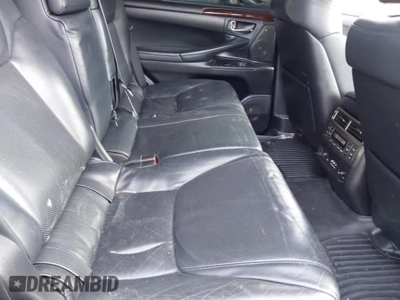 ✅ 2011 Lexus LX 570 • VIN: JTJHY7AX6B4059823 • Lot: 42973624. Wystawiony na IAAI z przebiegiem 79 780 mil. Bezpłatny archiwum sprzedaży aukcyjnych z USA i szczegółowy raport historii pojazdu na DreamBid. Zdjęcie 8.