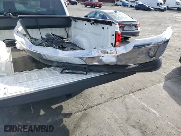 2019 Chevrolet Silverado 1500 LT с VIN 2GCRCPEC4K1105027, выставлен на аукционе Copart как лот 70841985 с пробегом 141 162 миль миль и Списание • Salvage title. История ставок и продаж доступна на DreamBid. Изображение 12.