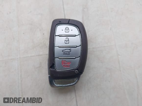 ✅ 2017 Hyundai Elantra SE • VIN: KMHD84LF3HU299288 • Lot: 42995021. Wystawiony na IAAI z przebiegiem 79 556 mil. Bezpłatny archiwum sprzedaży aukcyjnych z USA i szczegółowy raport historii pojazdu na DreamBid. Zdjęcie 11.