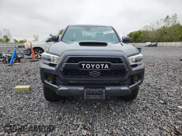 ✅ 2018 Toyota Tacoma TRD Off Road • VIN: 3TMCZ5AN3JM146093 • Лот: 85602295. Опубликован ранее на Copart с пробегом 157 984 миль. Бесплатный доступ к архиву аукционных продаж из США и подробный отчёт об истории автомобиля на DreamBid. Изображение 5.