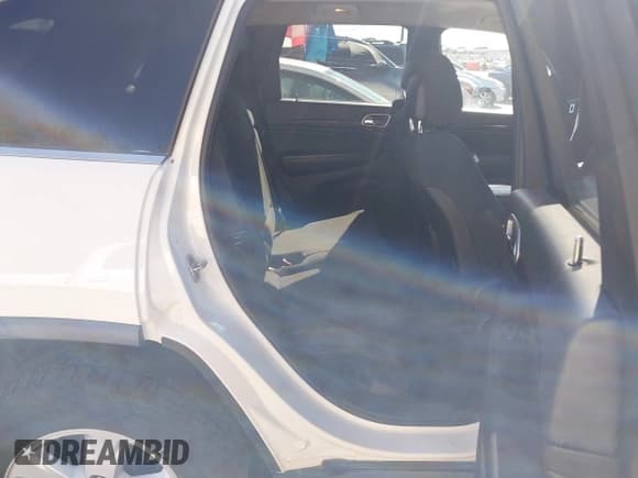 ✅ 2012 Jeep Grand Cherokee Laredo • VIN: 1C4RJFAG2CC114426 • Lot: 43379574. Wystawiony na IAAI z przebiegiem 142 210 mil. Bezpłatny archiwum sprzedaży aukcyjnych z USA i szczegółowy raport historii pojazdu na DreamBid. Zdjęcie 8.