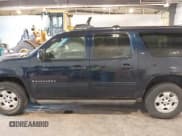 ✅ 2009 Chevrolet Suburban 1LT • VIN: 1GNFK26319R272557 • Lot: 42138238. Wystawiony na IAAI z przebiegiem 223 599 mil. Bezpłatny archiwum sprzedaży aukcyjnych z USA i szczegółowy raport historii pojazdu na DreamBid. Zdjęcie 14.