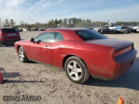 ✅ 2009 Dodge Challenger SE • VIN: 2B3LJ44V79H547302 • Lot: 84399784. Wystawiony na Copart z przebiegiem 237 749 mil. Bezpłatny archiwum sprzedaży aukcyjnych z USA i szczegółowy raport historii pojazdu na DreamBid. Zdjęcie 2.