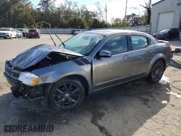 ✅ 2013 Dodge Avenger R/T • VIN: 1C3CDZBG7DN562264 • Lot: 83321984. Wystawiony na Copart z przebiegiem 166 919 mil. Bezpłatny archiwum sprzedaży aukcyjnych z USA i szczegółowy raport historii pojazdu na DreamBid. Zdjęcie 1.