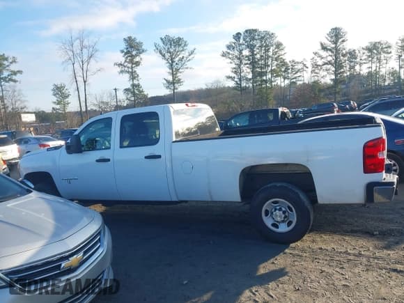 ✅ 2007 Chevrolet Silverado 2500HD 1LT • VIN: 1GCHC23K97F566426 • Lot: 43831242. Wystawiony na IAAI z przebiegiem 249 118 mil. Bezpłatny archiwum sprzedaży aukcyjnych z USA i szczegółowy raport historii pojazdu na DreamBid. Zdjęcie 14.